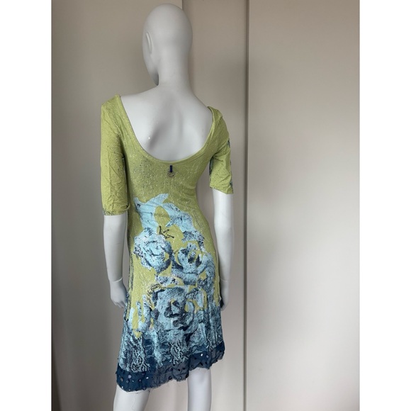 Save the Queen Midi Dress - Picture 2 of 5